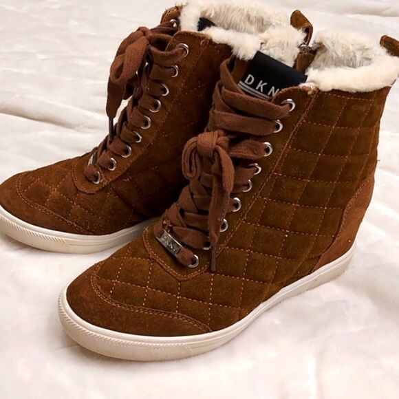 DKNY wedge boots with laces and foux fur - Picture 1 of 8